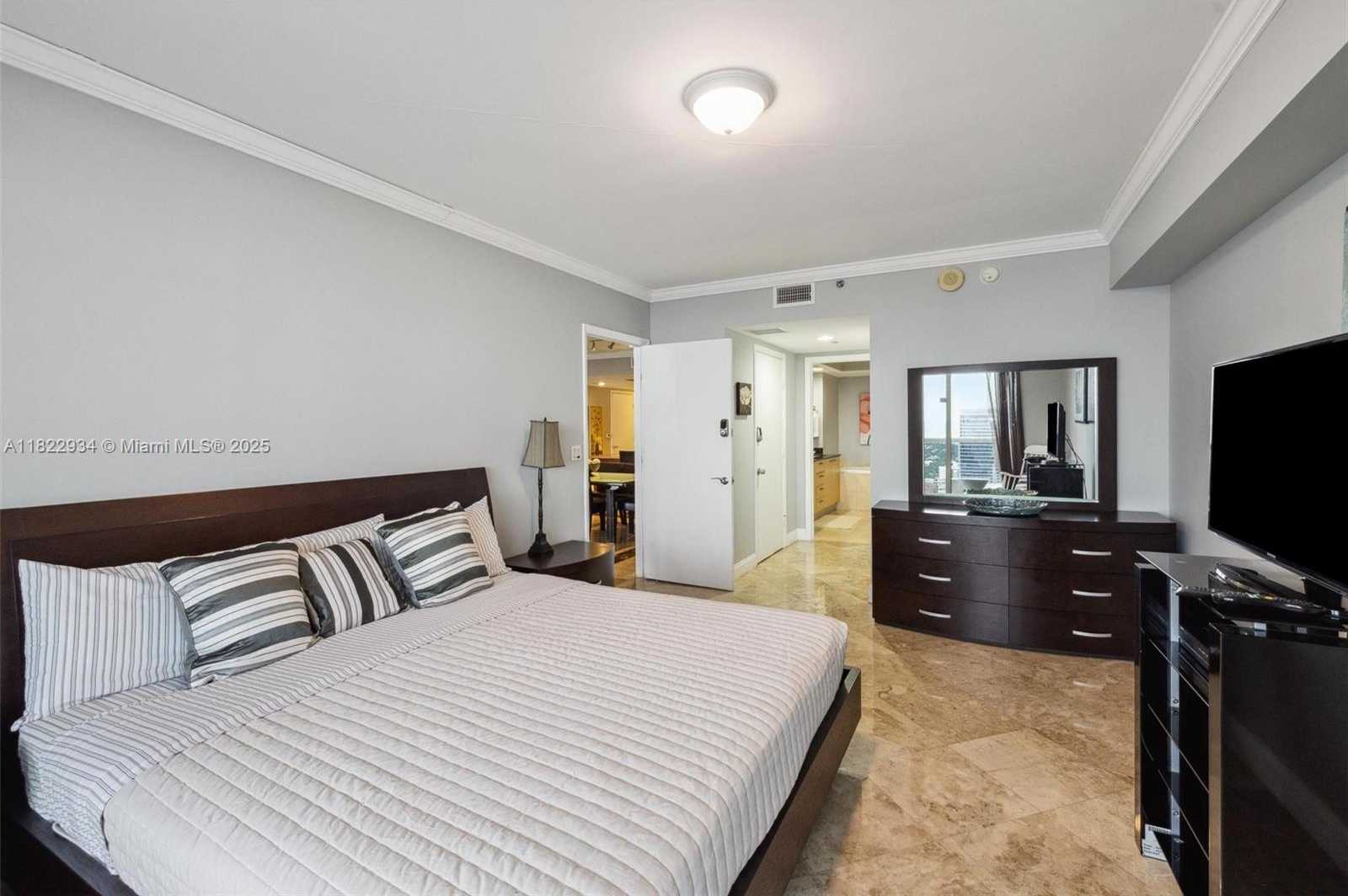 Small Image of 1830 SOUTH OCEAN DR #4803, Hallandale Beach Number 9