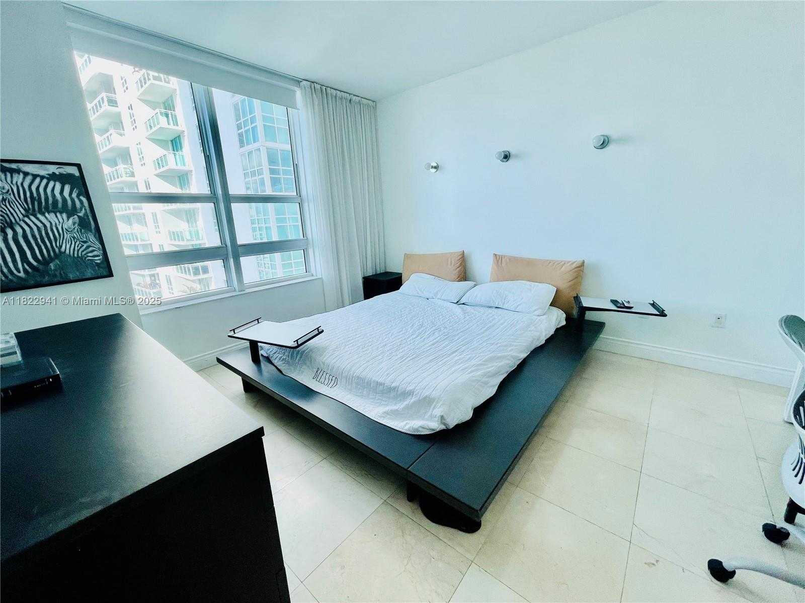 Small Image of 950 BRICKELL BAY DR #3703, Miami Number 10