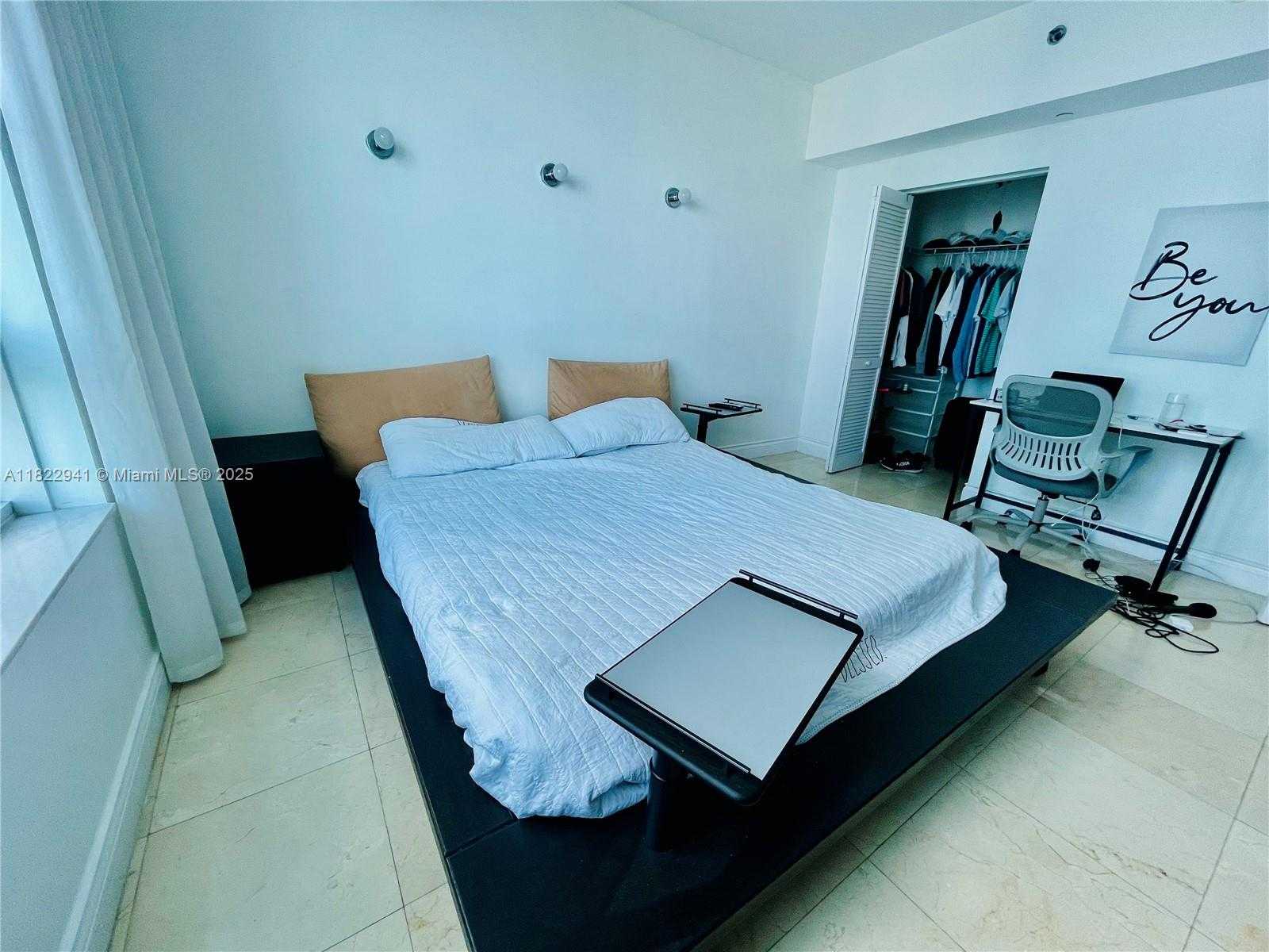 Small Image of 950 BRICKELL BAY DR #3703, Miami Number 12