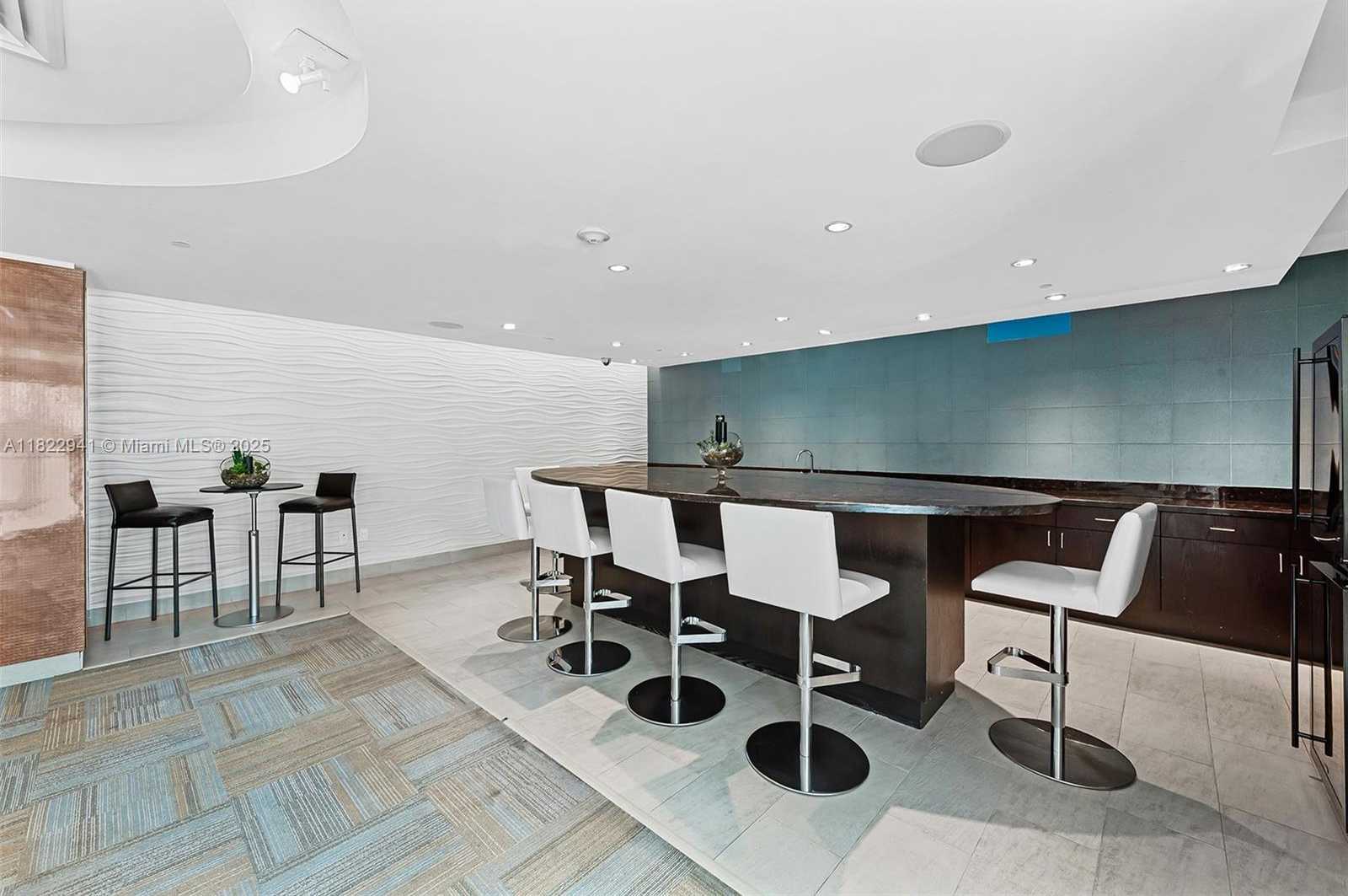 Small Image of 950 BRICKELL BAY DR #3703, Miami Number 22