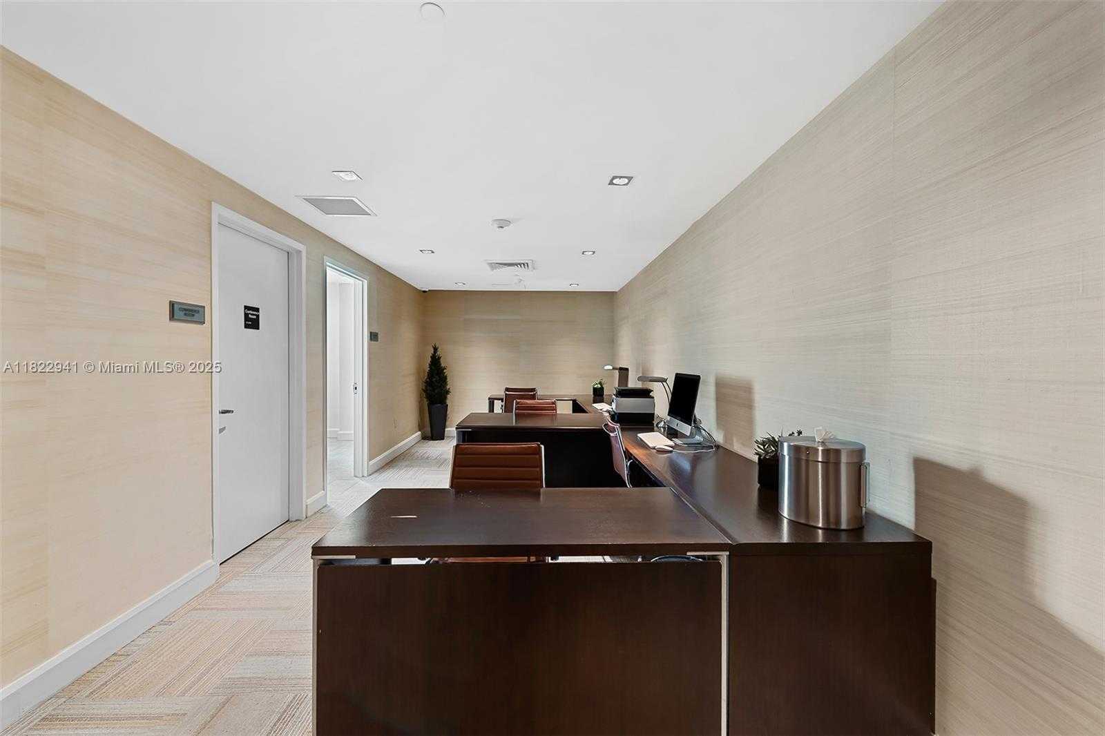 Small Image of 950 BRICKELL BAY DR #3703, Miami Number 30