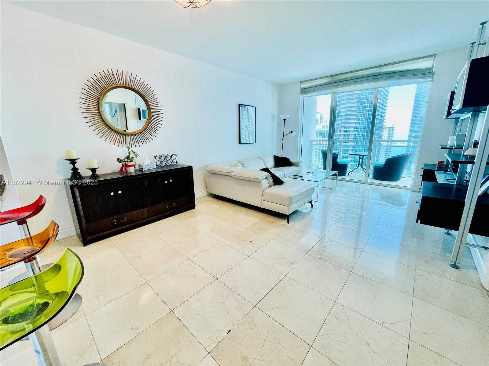 Small Image of 950 BRICKELL BAY DR #3703, Miami Number 4