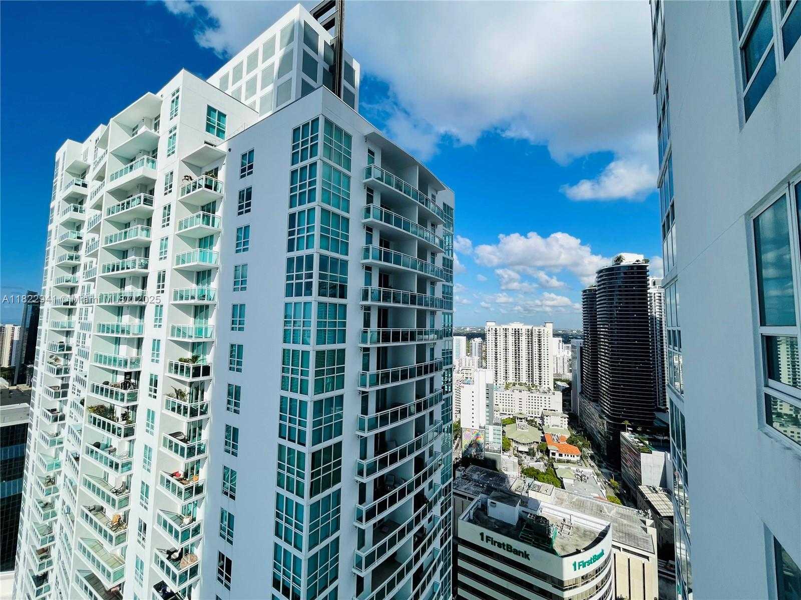 Small Image of 950 BRICKELL BAY DR #3703, Miami Number 46