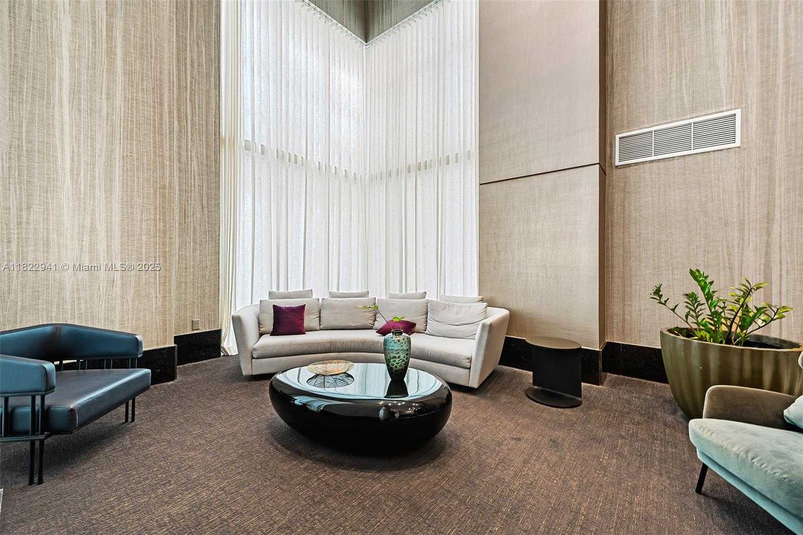 Small Image of 950 BRICKELL BAY DR #3703, Miami Number 53