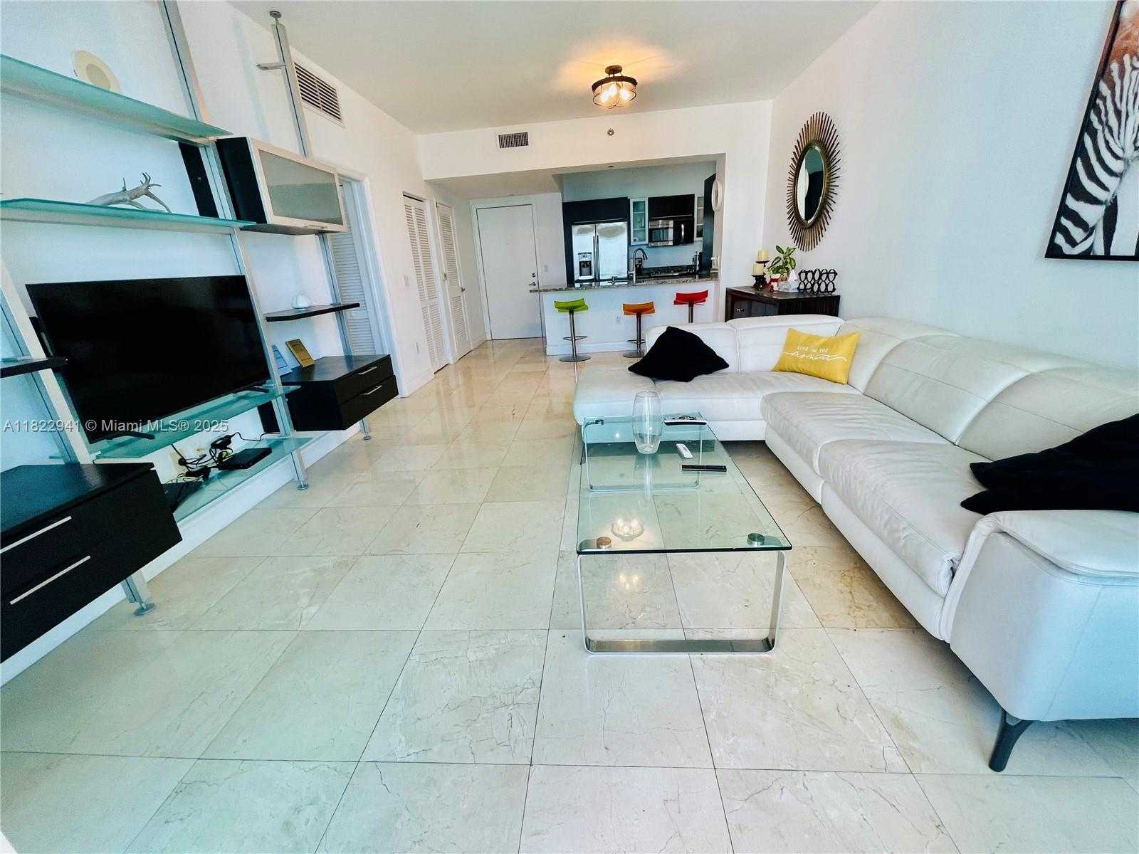 Small Image of 950 BRICKELL BAY DR #3703, Miami Number 6