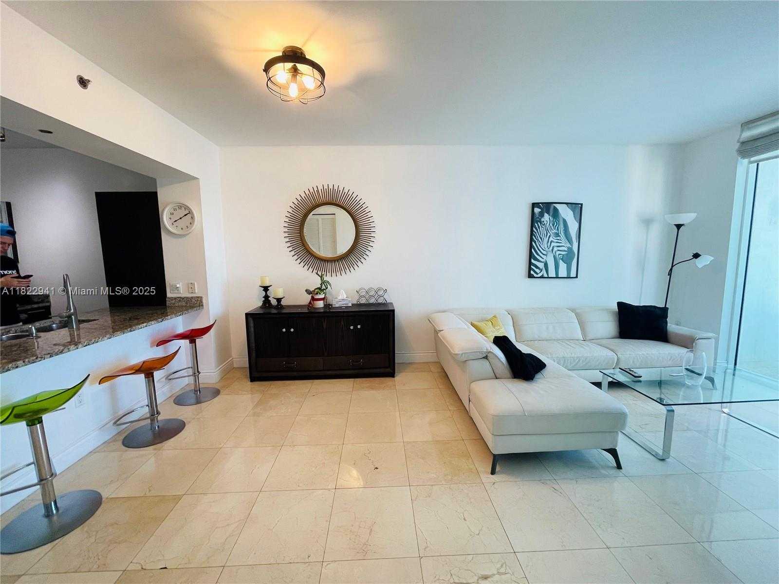 Small Image of 950 BRICKELL BAY DR #3703, Miami Number 7