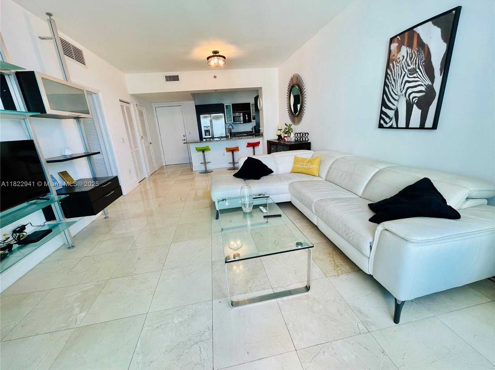 Small Image of 950 BRICKELL BAY DR #3703, Miami Number 8