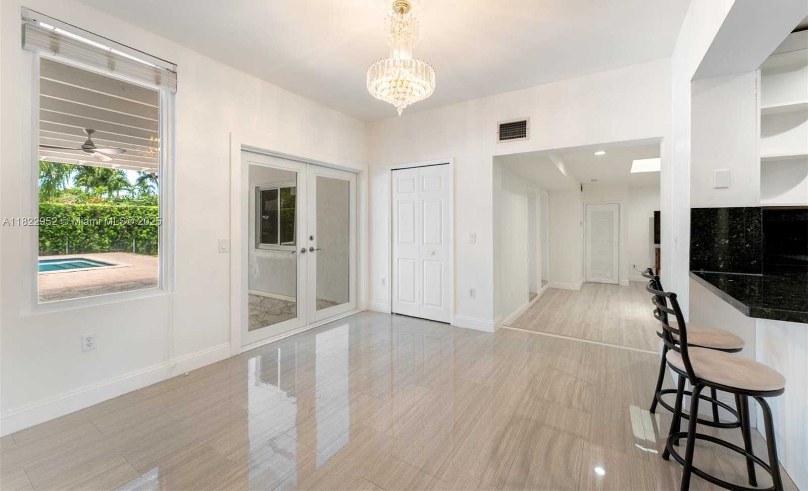 Small Image of 12525 SOUTH WEST 72ND AVE, Pinecrest Number 13