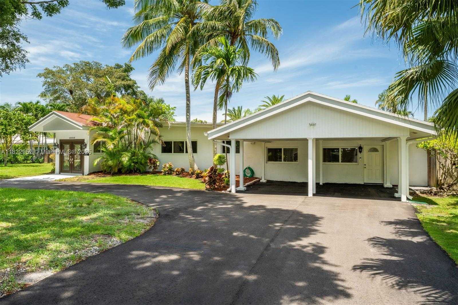 Small Image of 12525 SOUTH WEST 72ND AVE, Pinecrest Number 24