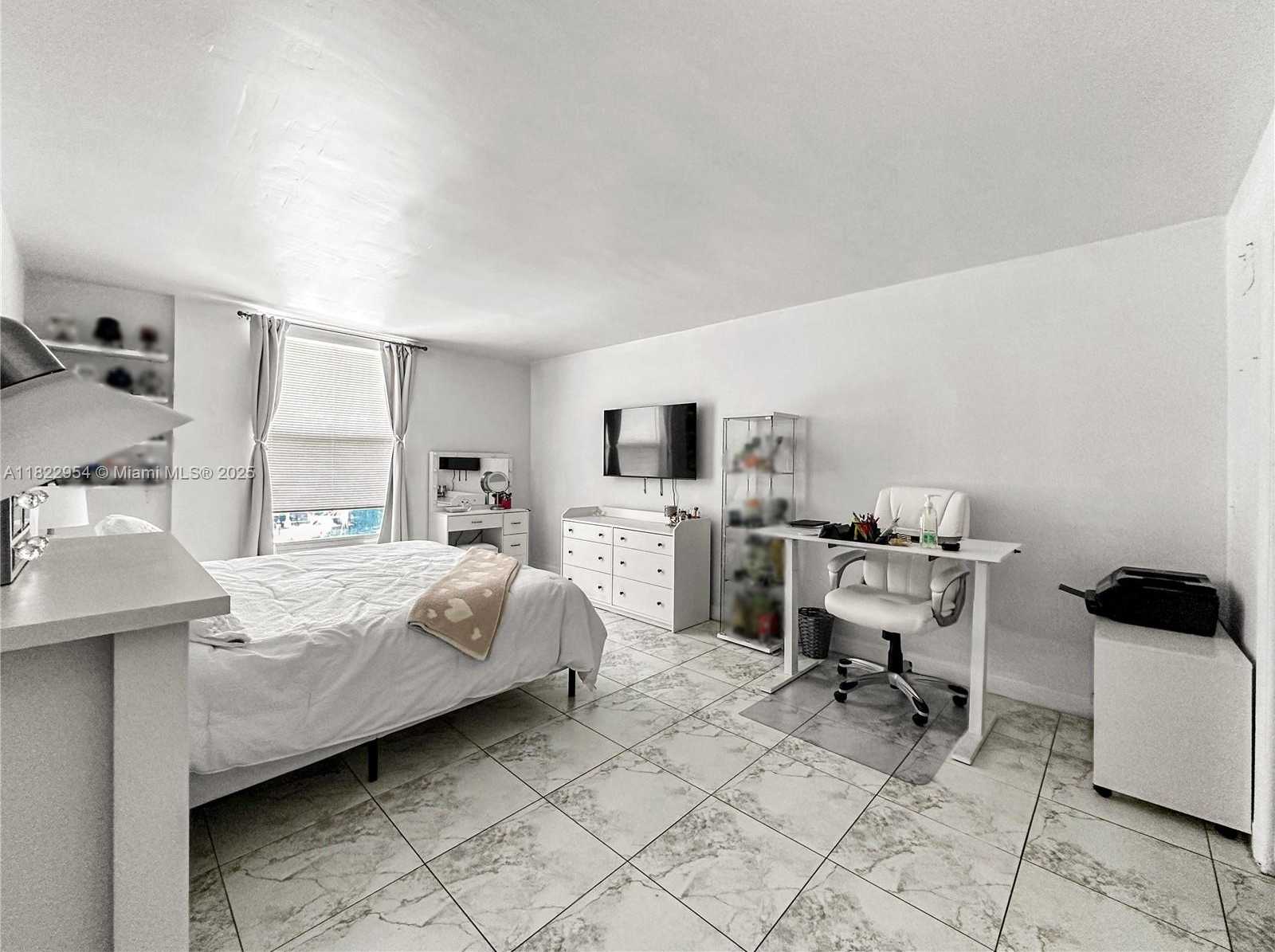 Small Image of 2000 NORTH EAST 135TH ST #305, North Miami Number 16