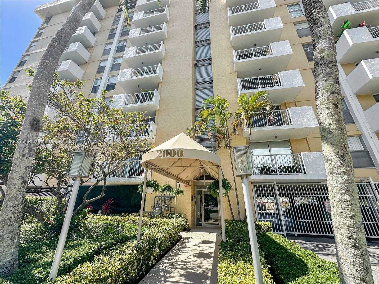 Small Image of 2000 NORTH EAST 135TH ST #305, North Miami Number 3
