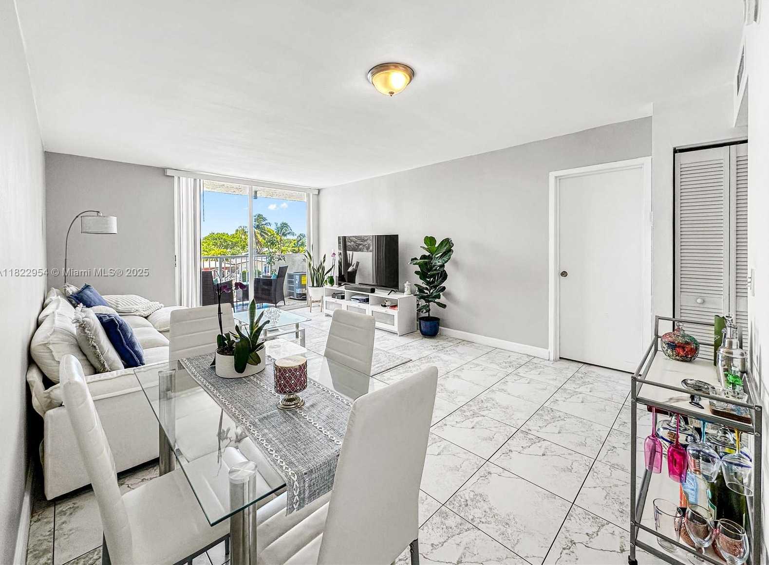 Small Image of 2000 NORTH EAST 135TH ST #305, North Miami Number 7