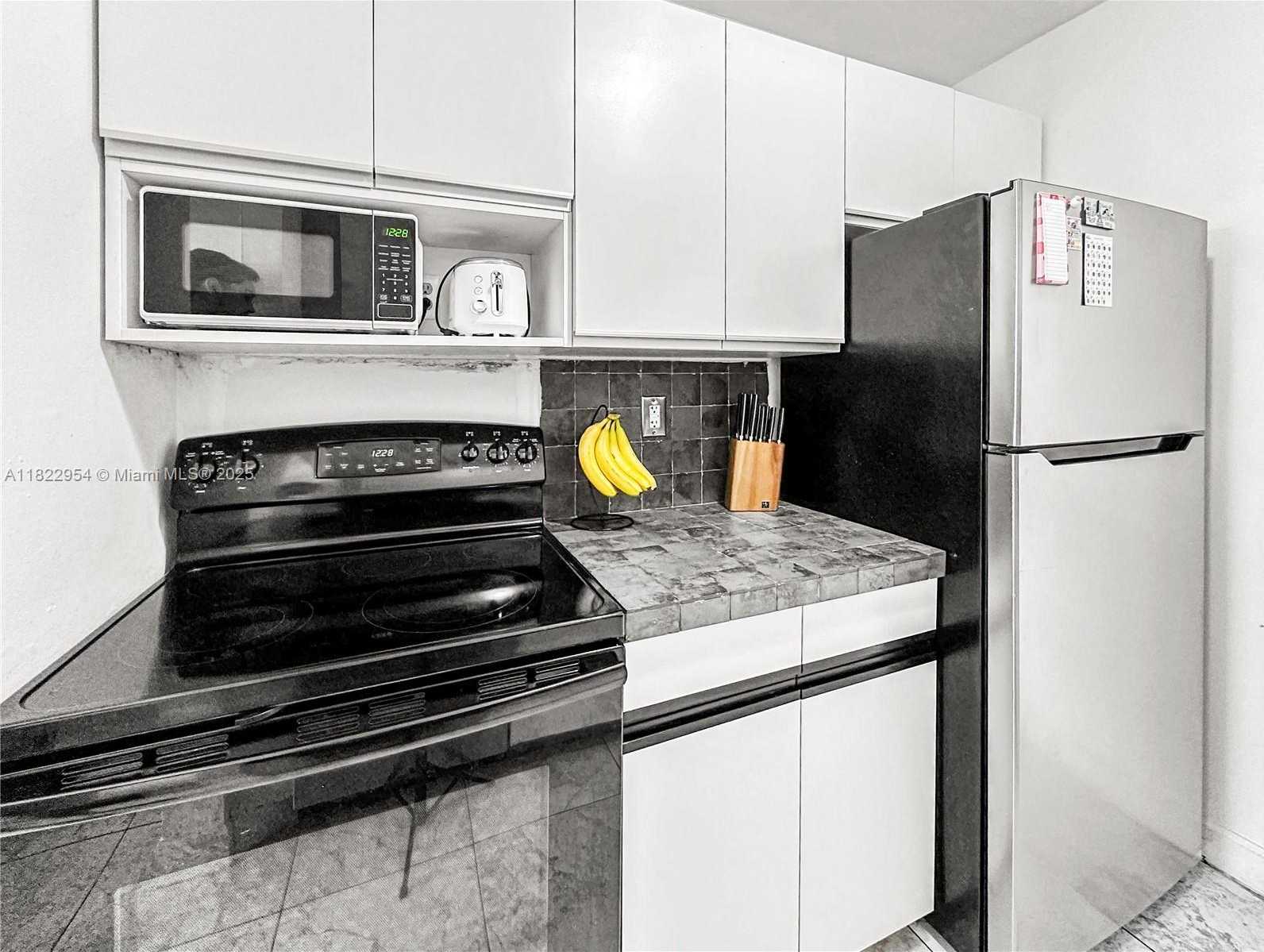 Small Image of 2000 NORTH EAST 135TH ST #305, North Miami Number 9