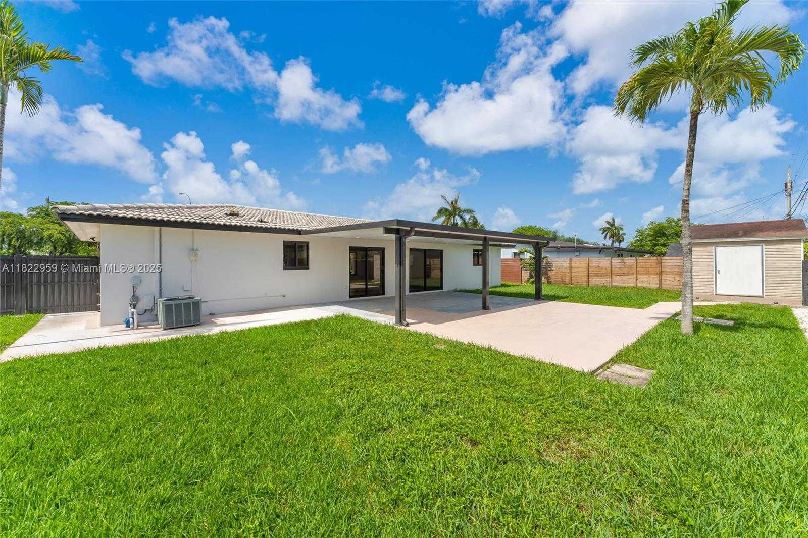 Small Image of 9140 SOUTH WEST 45TH TER, Miami Number 25
