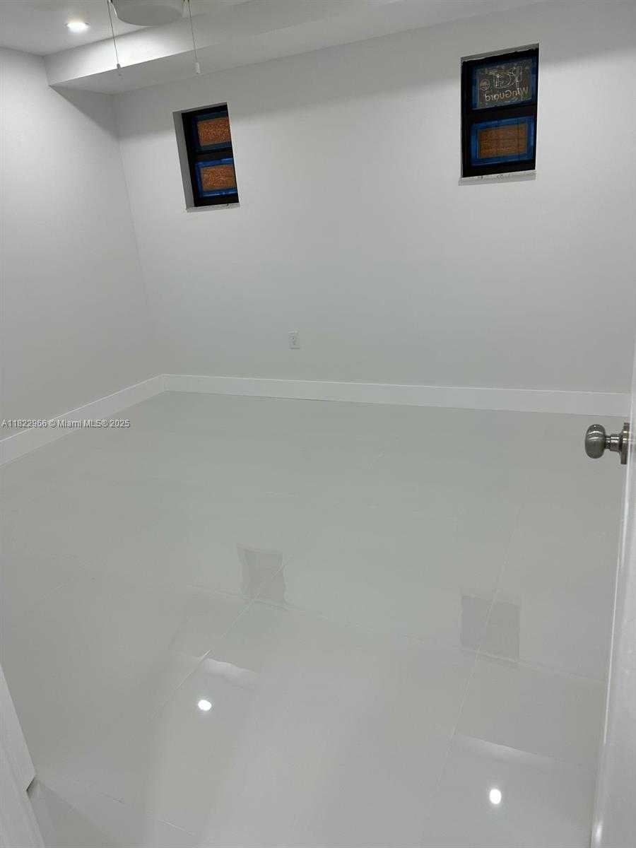 Small Image of 140 NORTH WEST 87TH AVE #G103, Miami Number 4