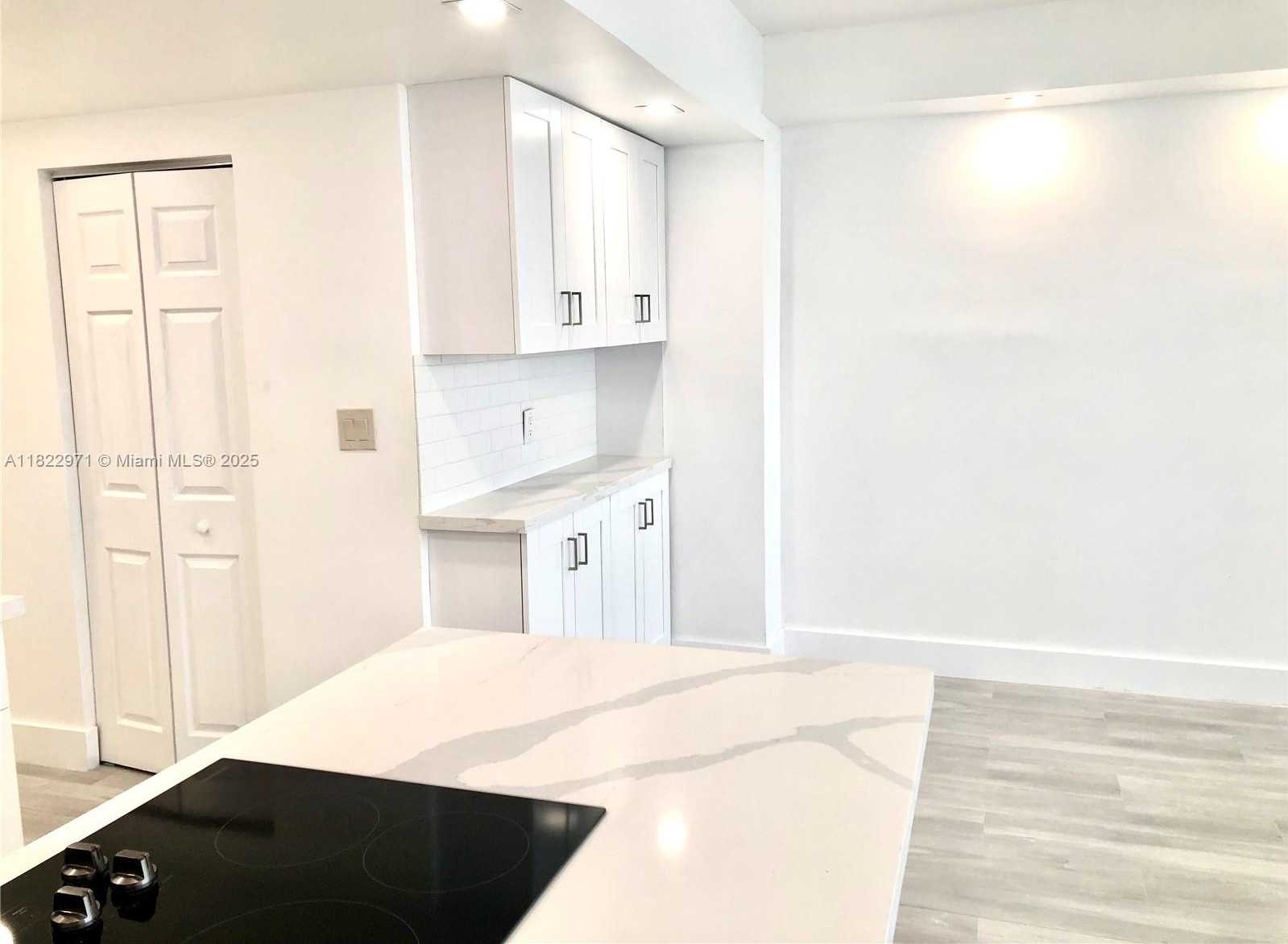 Small Image of 905 BRICKELL BAY DR #2029, Miami Number 14