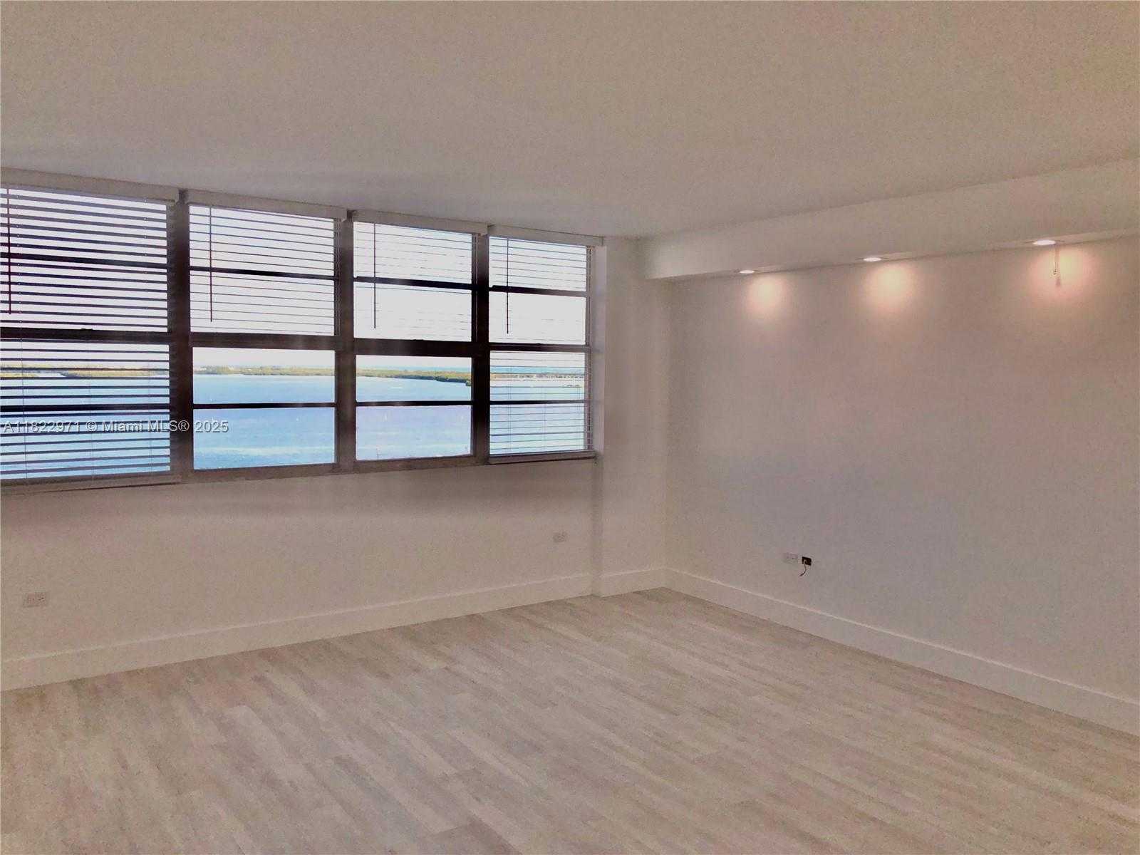 Small Image of 905 BRICKELL BAY DR #2029, Miami Number 25