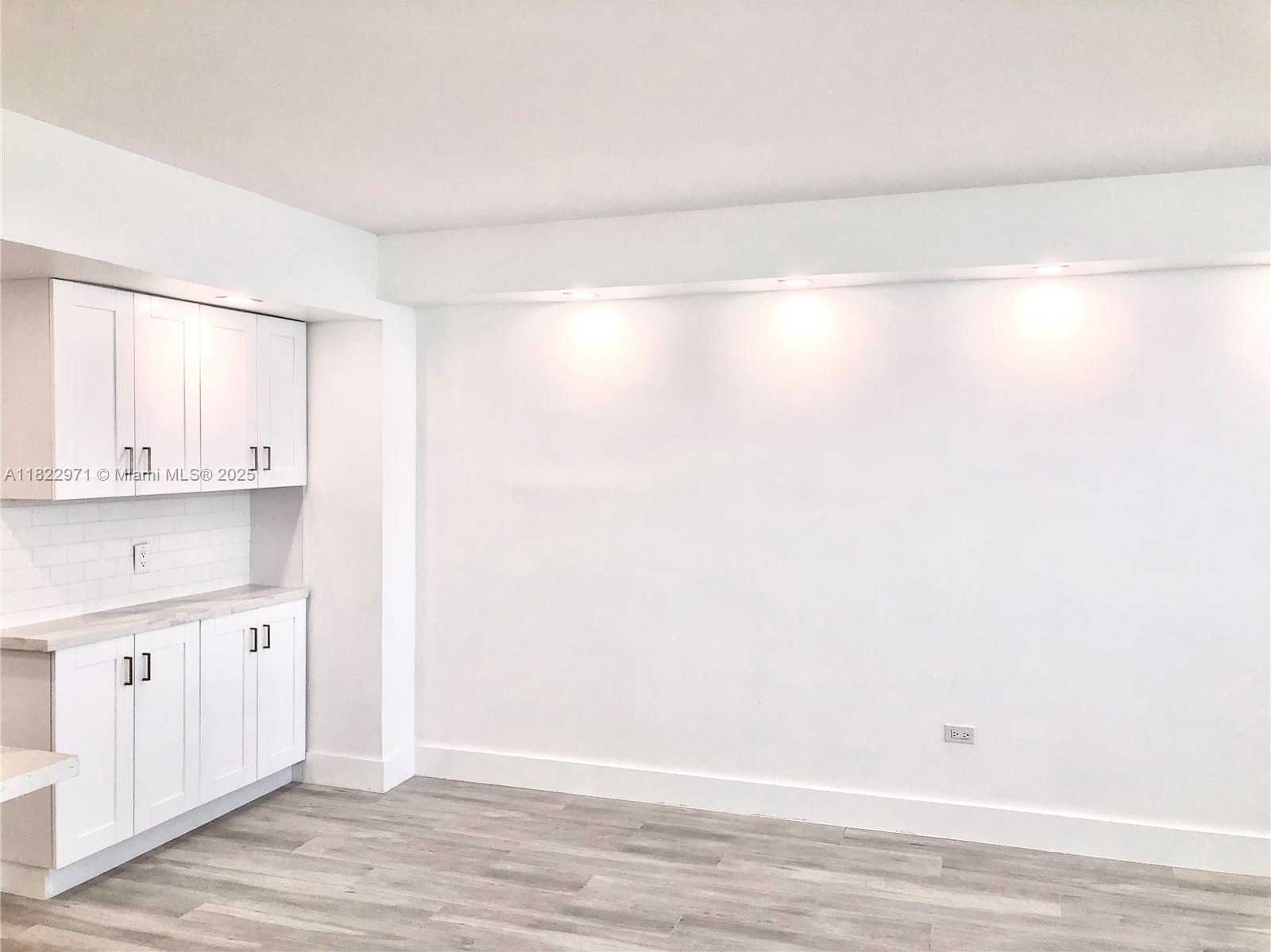 Small Image of 905 BRICKELL BAY DR #2029, Miami Number 5