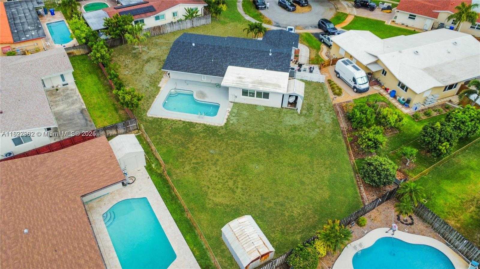 Small Image of 8441 NORTH WEST 18TH ST #18TH STREET, Pembroke Pines Number 3