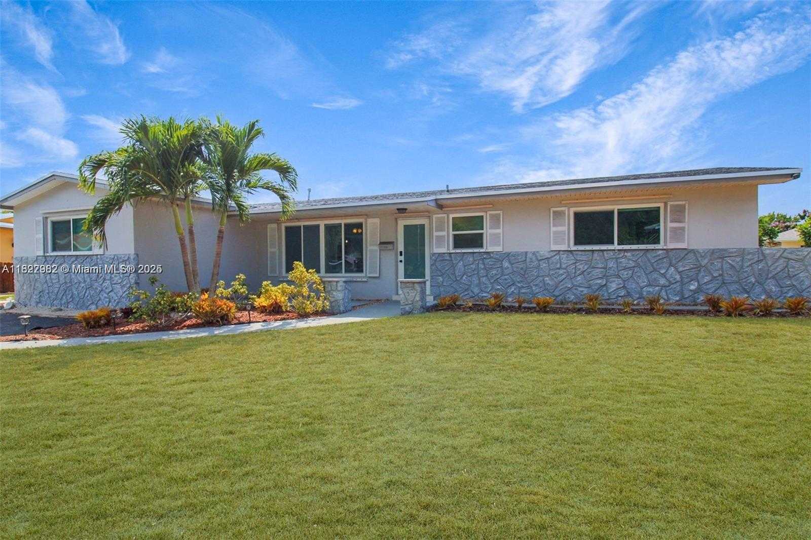 Small Image of 8441 NORTH WEST 18TH ST #18TH STREET, Pembroke Pines Number 7