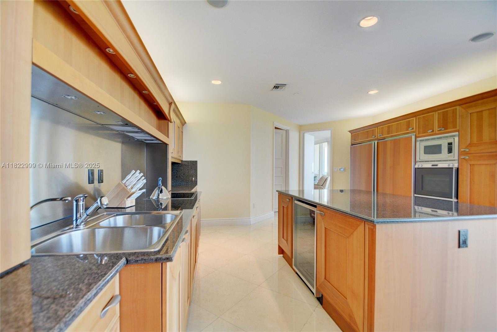 Small Image of 20155 NORTH EAST 38TH CT #2201, Aventura Number 14
