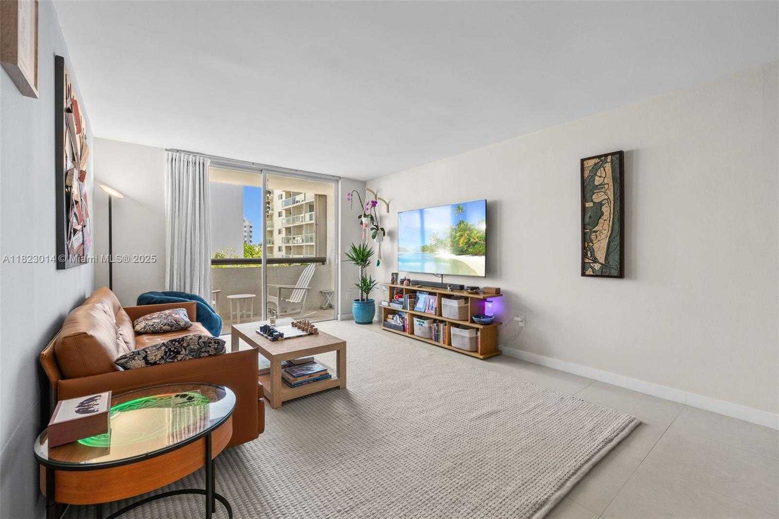 Small Image of 1775 WASHINGTON AVE #4C, Miami Beach Number 3
