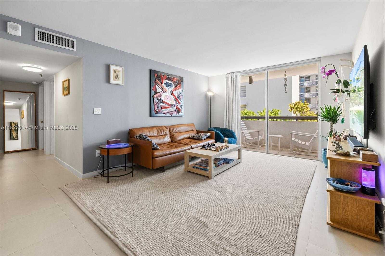 Small Image of 1775 WASHINGTON AVE #4C, Miami Beach Number 5