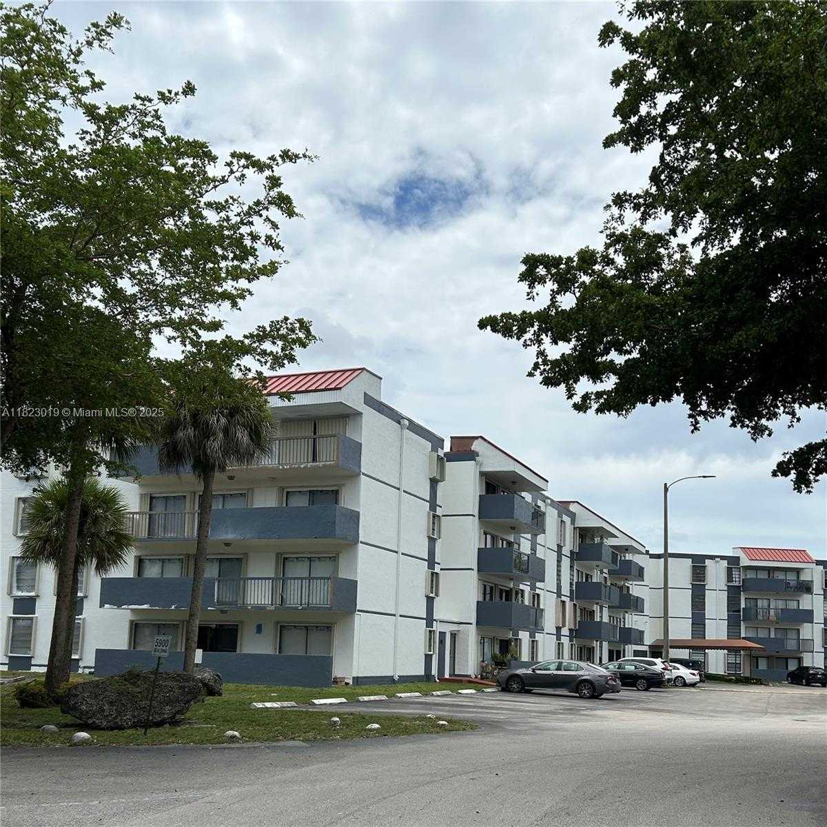 Small Image of 5900 SOUTH WEST 127TH AVE #3412, Miami Number 4