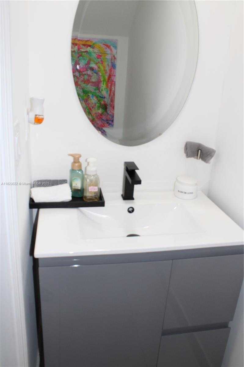 Small Image of 25417 SOUTH WEST 108TH CT, Homestead Number 14