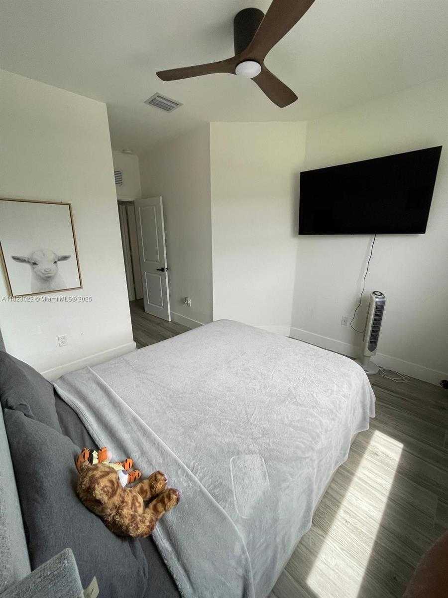 Small Image of 25417 SOUTH WEST 108TH CT, Homestead Number 27
