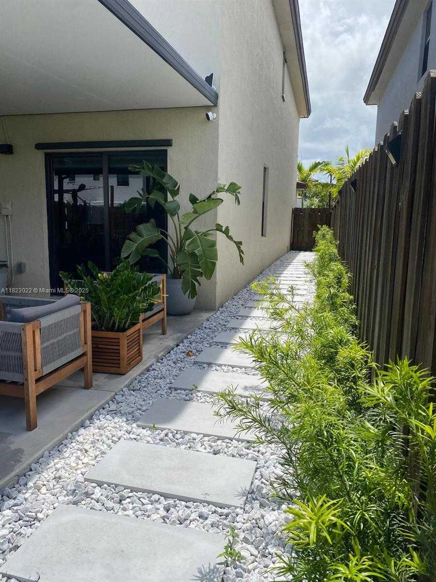 Small Image of 25417 SOUTH WEST 108TH CT, Homestead Number 40