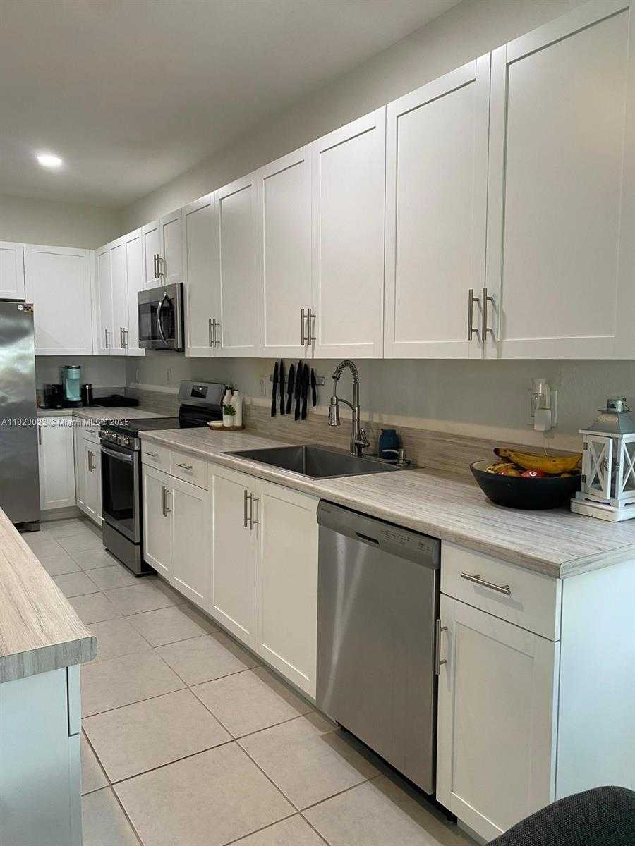 Small Image of 25417 SOUTH WEST 108TH CT, Homestead Number 5