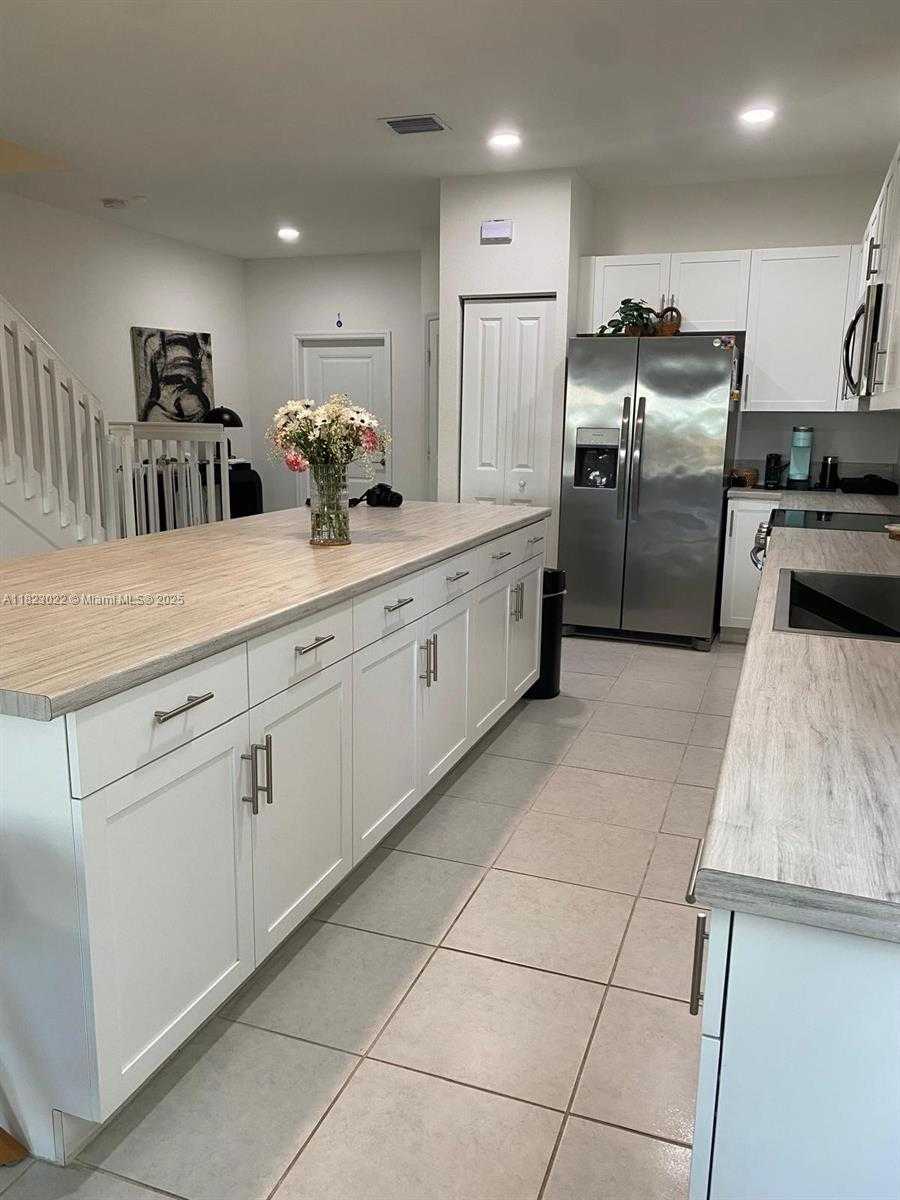 Small Image of 25417 SOUTH WEST 108TH CT, Homestead Number 6