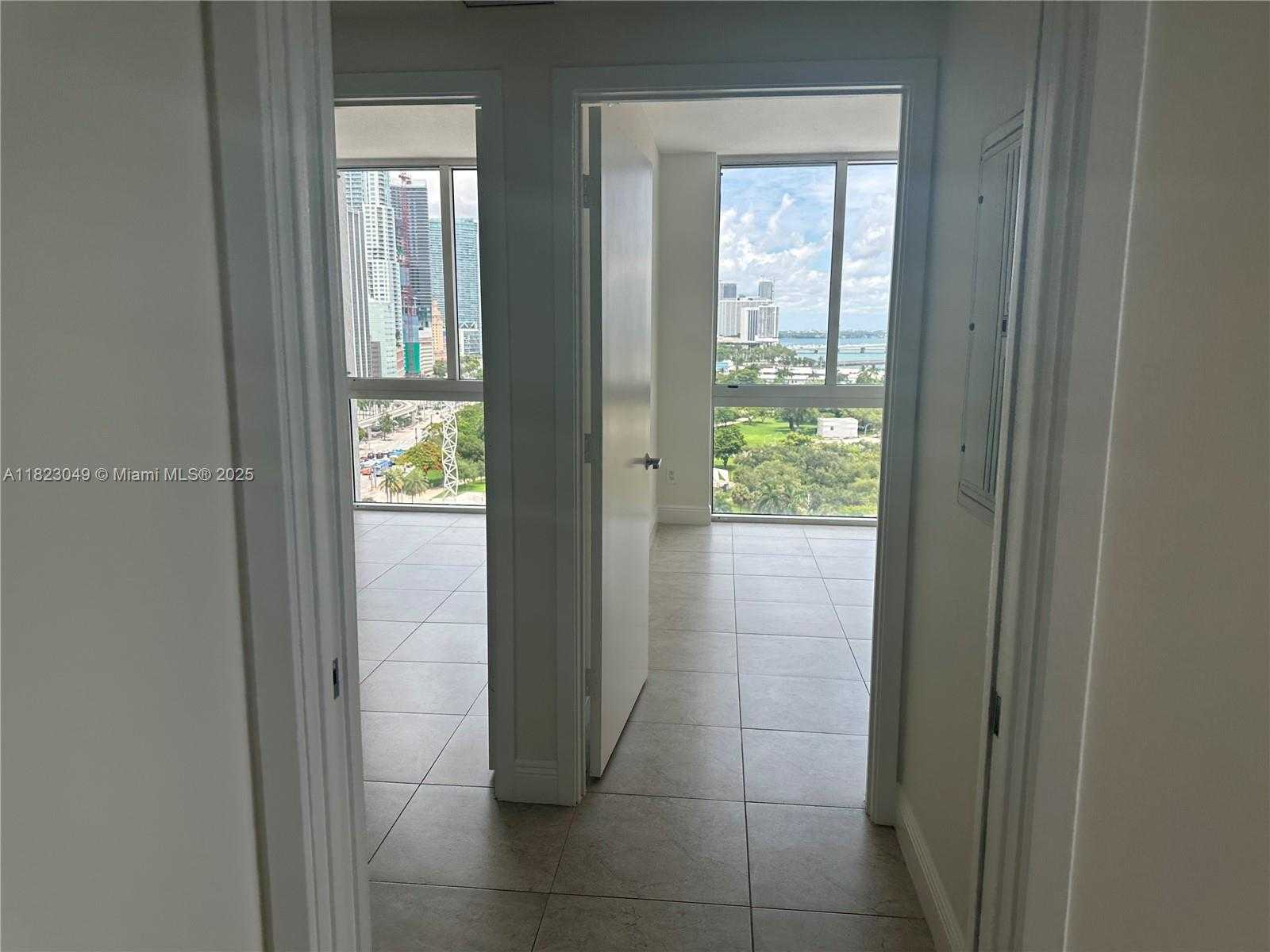 Small Image of 325 BISCAYNE #1626, Miami Number 36