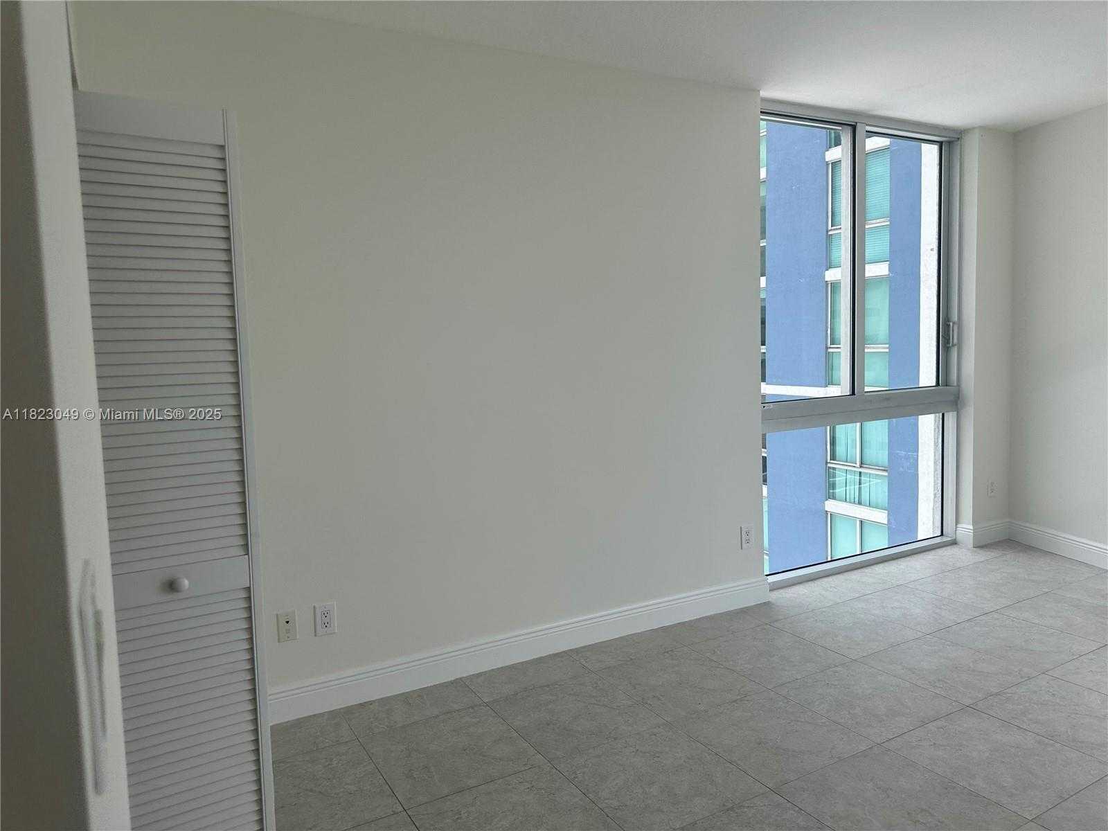 Small Image of 325 BISCAYNE #1626, Miami Number 37