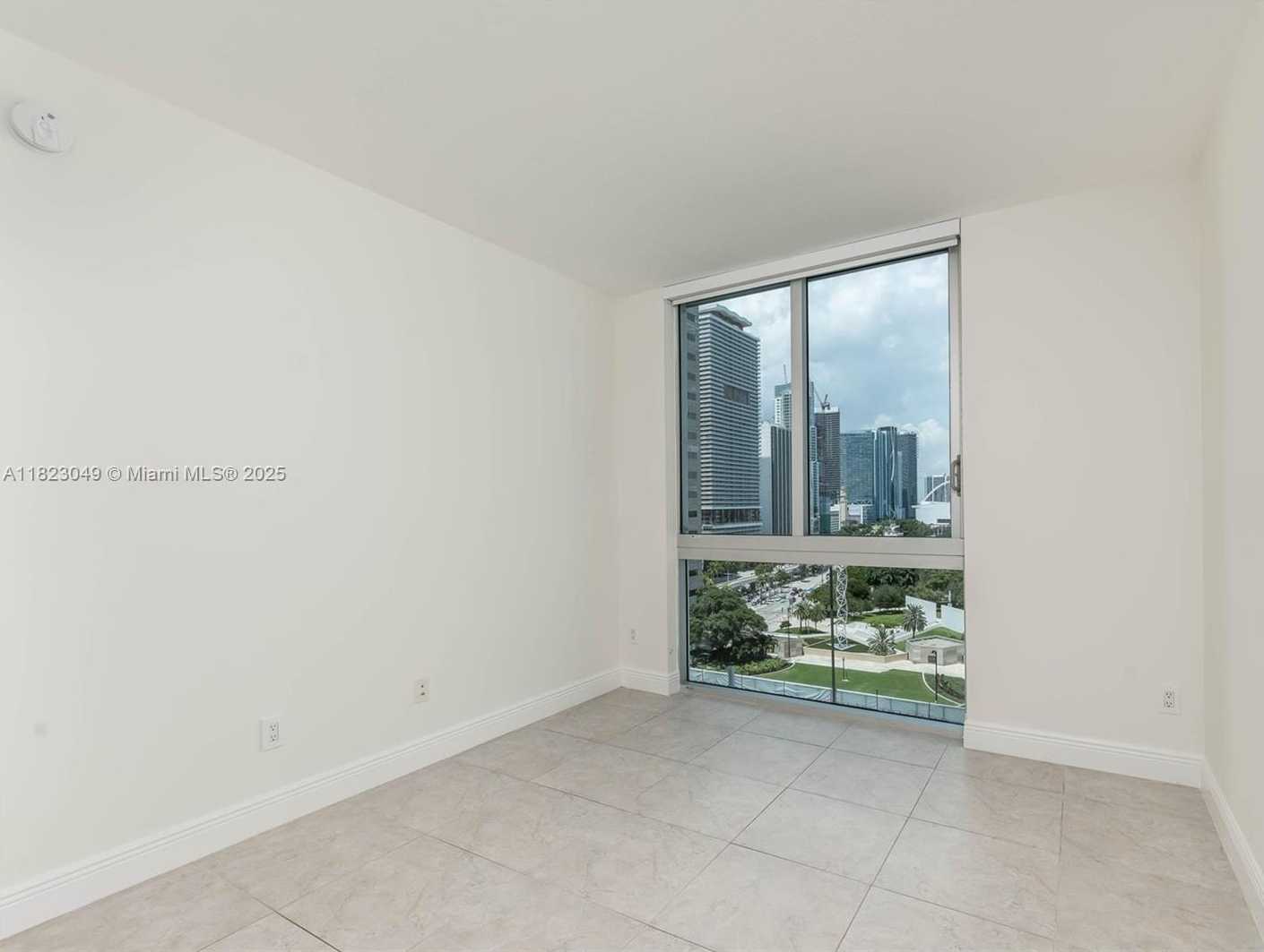 Small Image of 325 BISCAYNE #1626, Miami Number 55