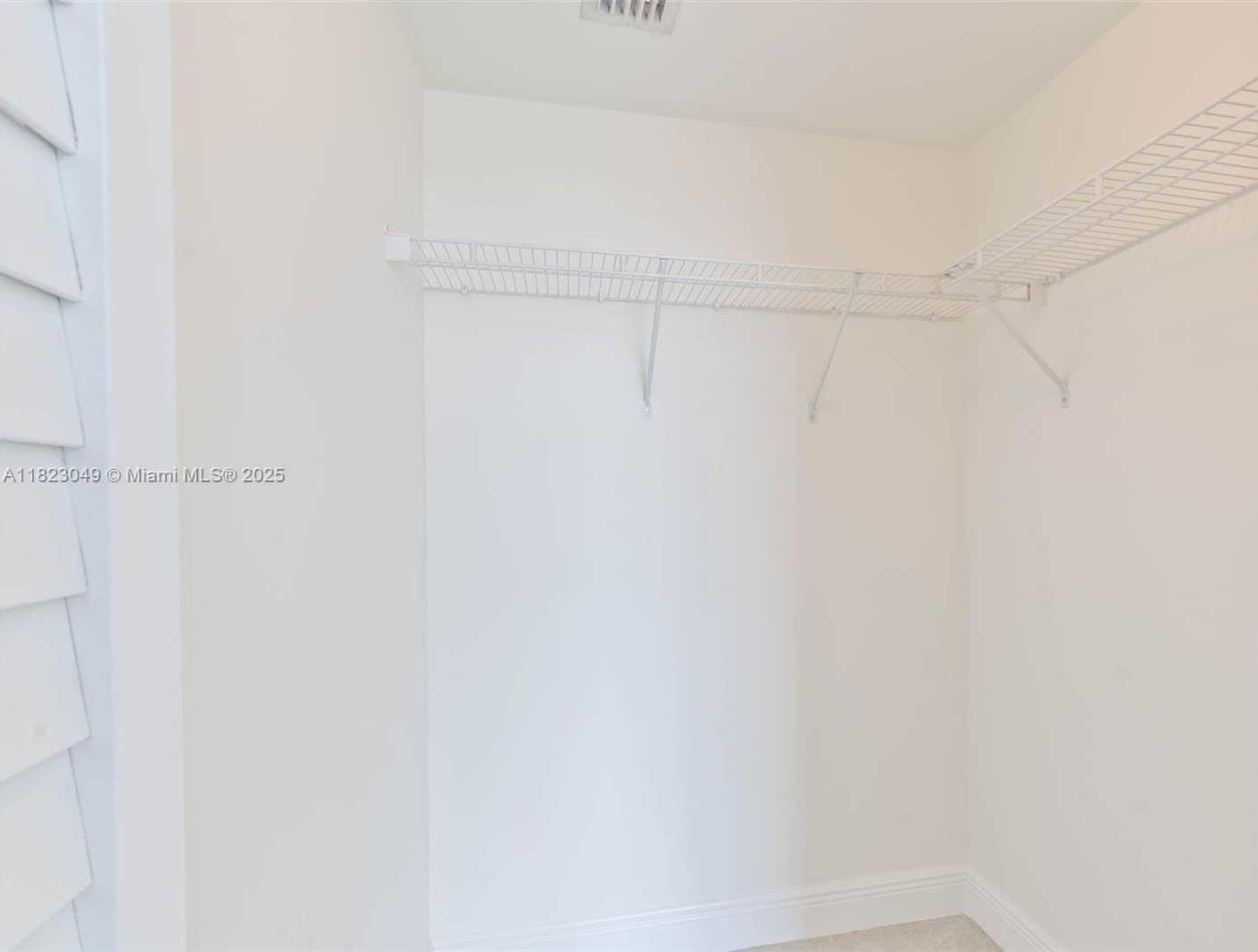 Small Image of 325 BISCAYNE #1626, Miami Number 56