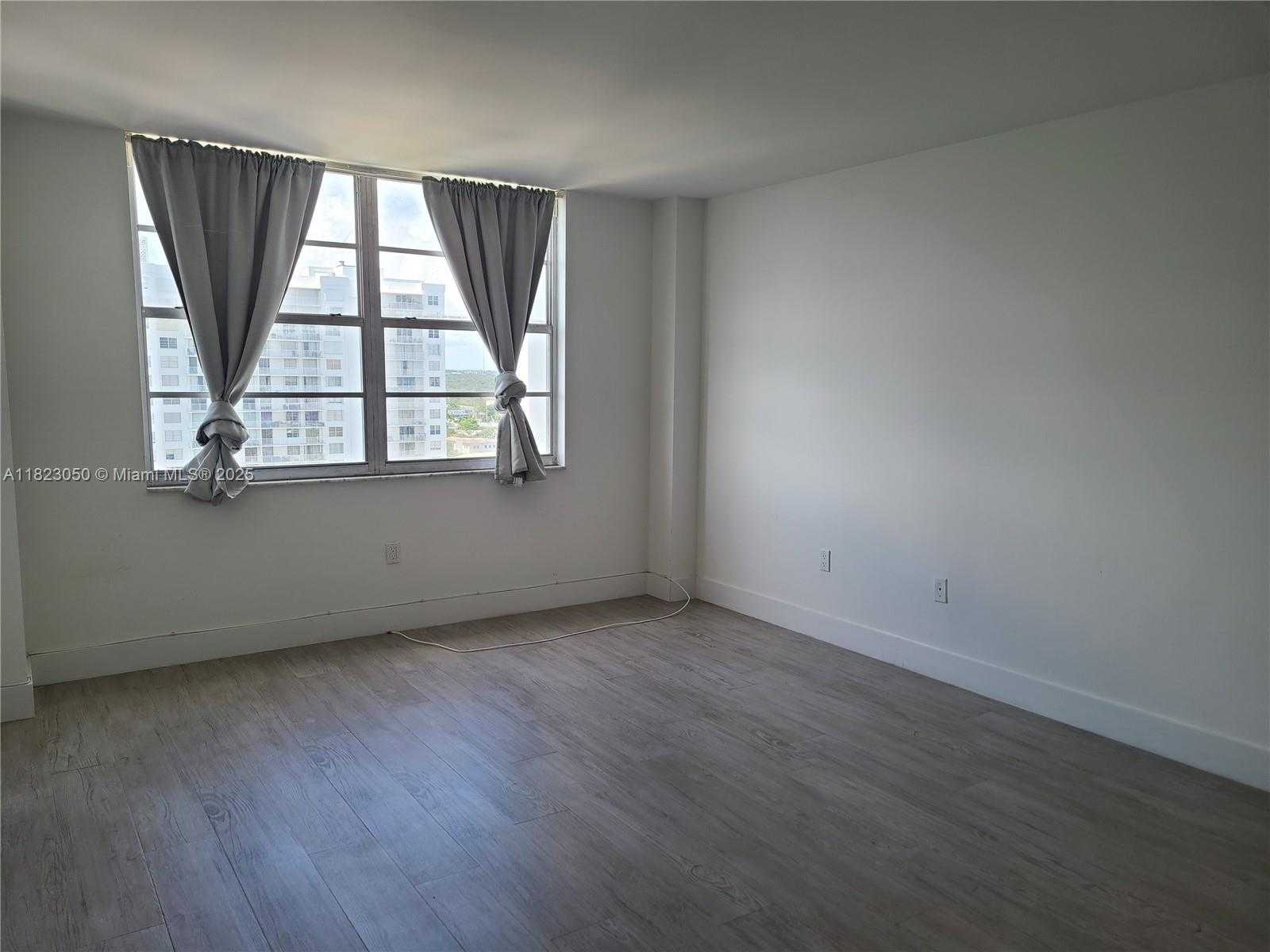 Small Image of 2851 NORTH EAST 183RD ST #1812E, Aventura Number 14