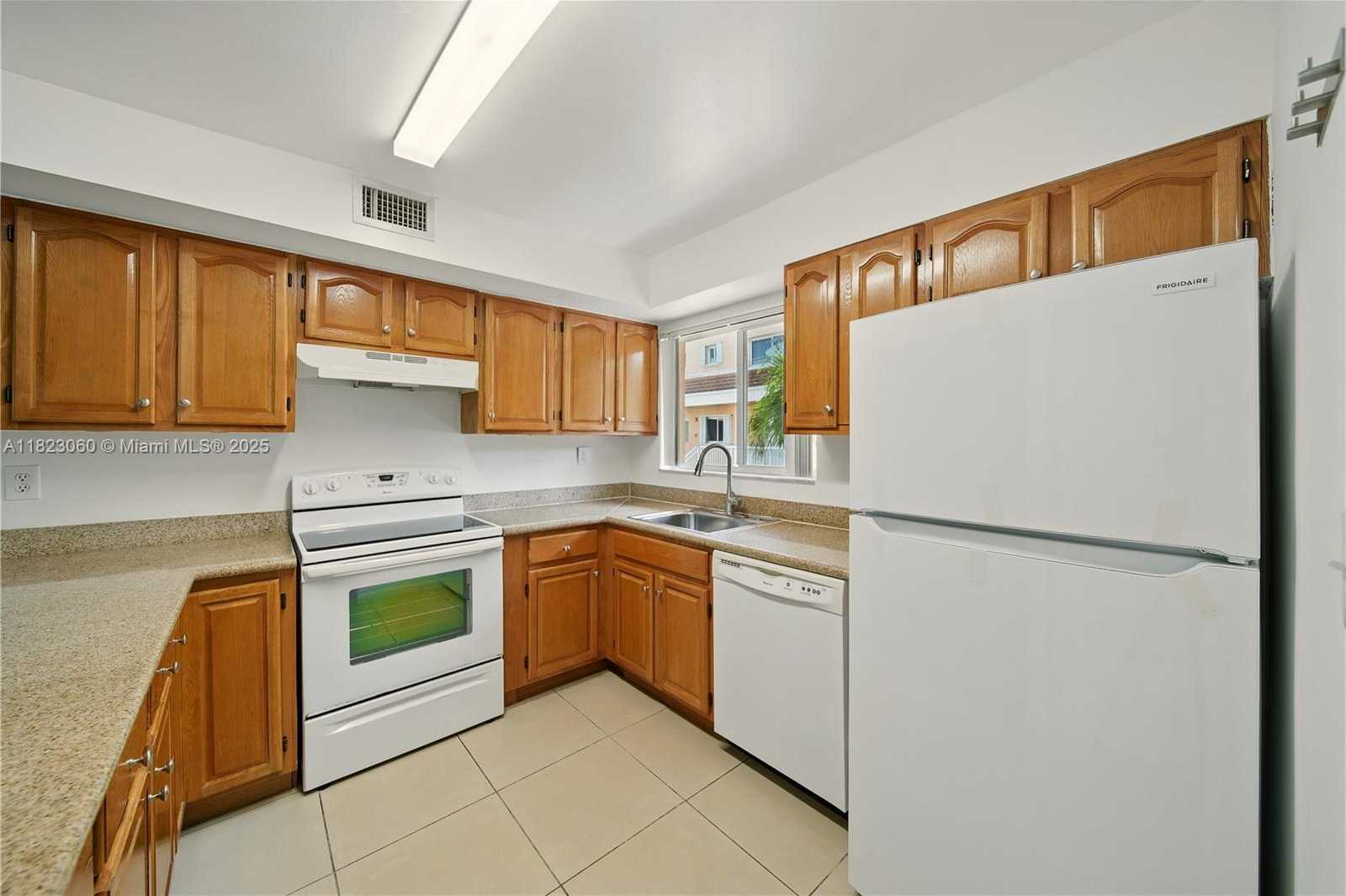 Small Image of 14907 SOUTH WEST 80TH ST #207, Miami Number 4