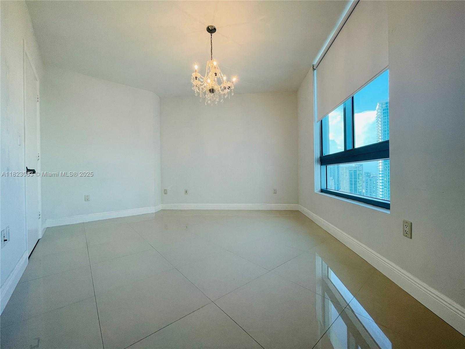 Small Image of 350 SOUTH MIAMI AVE #3411, Miami Number 4