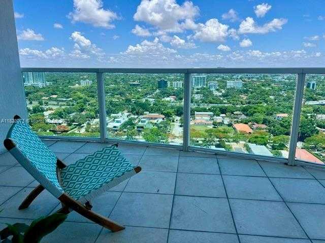 Small Image of 2101 BRICKELL AVE #2301, Miami Number 4