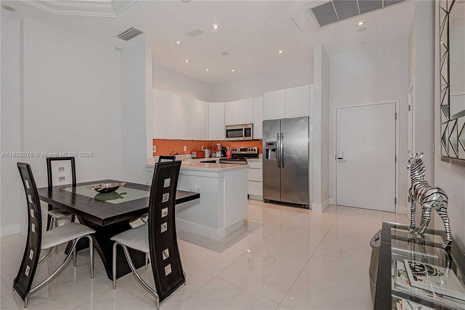 Small Image of 2301 COLLINS AVE #1619, Miami Beach Number 10