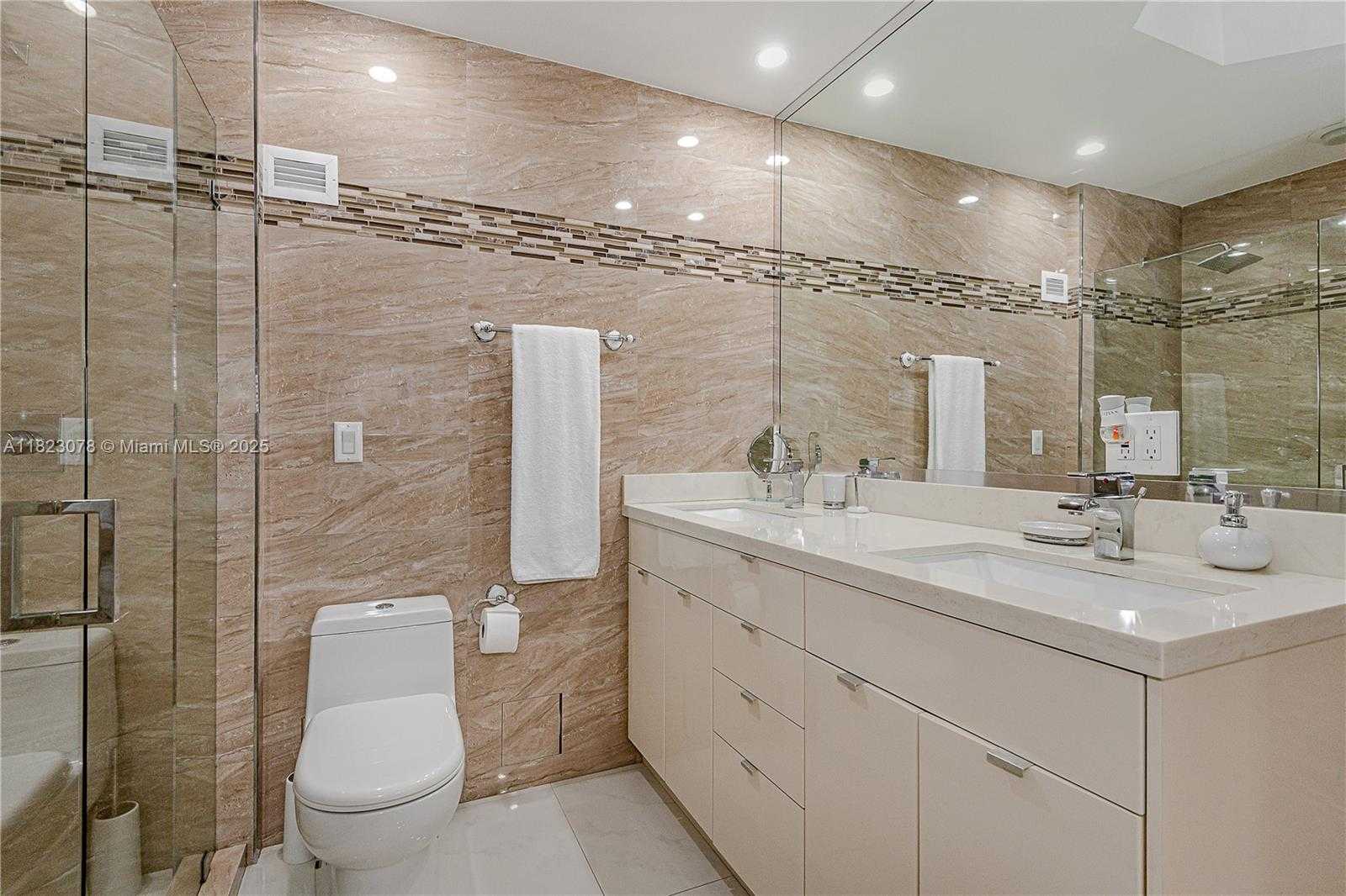 Small Image of 2301 COLLINS AVE #1619, Miami Beach Number 17