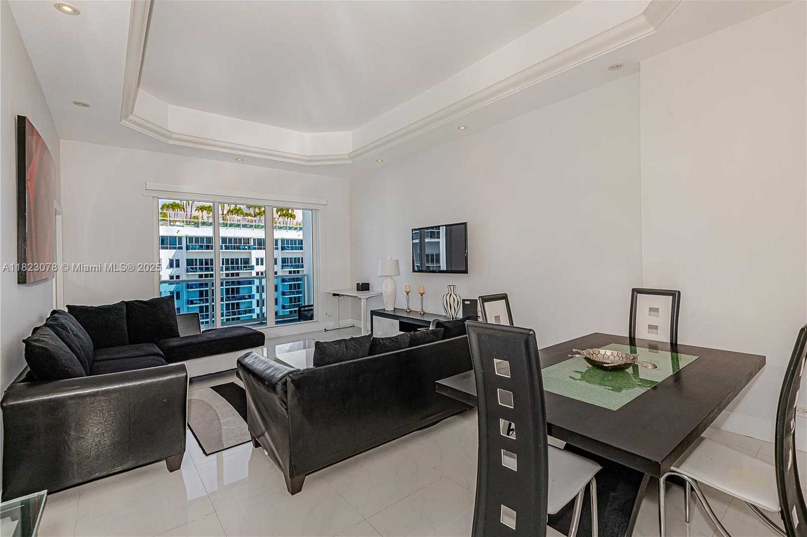 Small Image of 2301 COLLINS AVE #1619, Miami Beach Number 3
