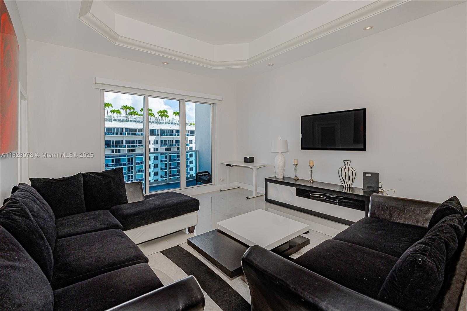 Small Image of 2301 COLLINS AVE #1619, Miami Beach Number 5