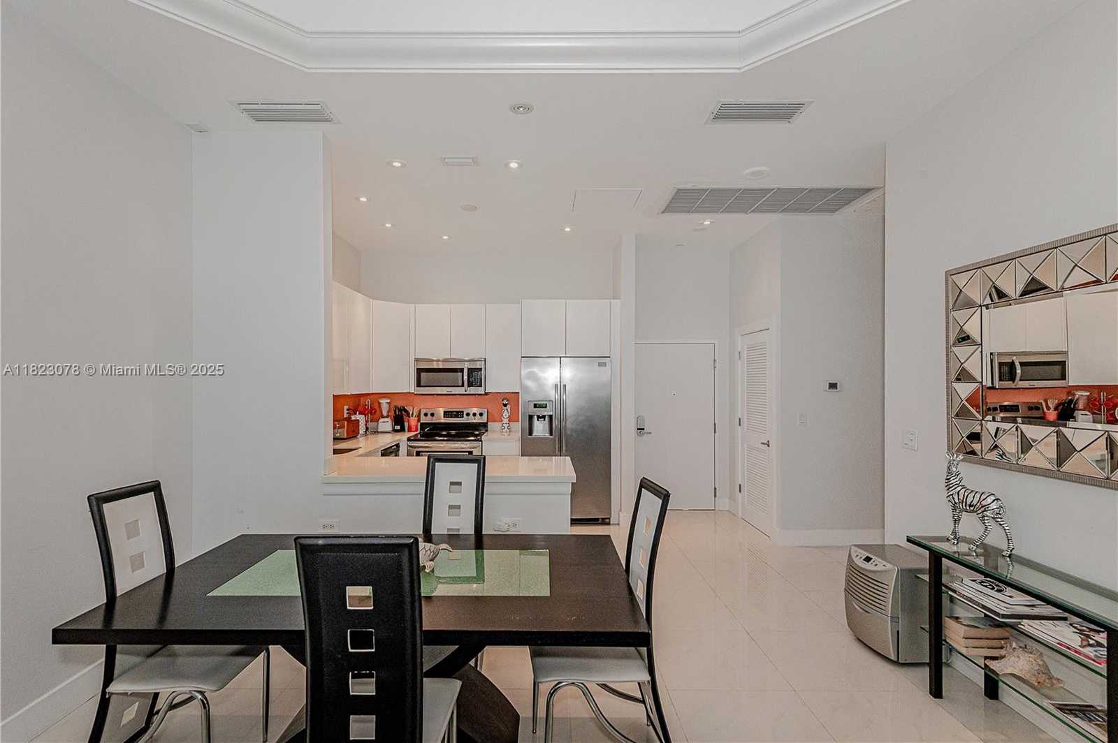 Small Image of 2301 COLLINS AVE #1619, Miami Beach Number 9