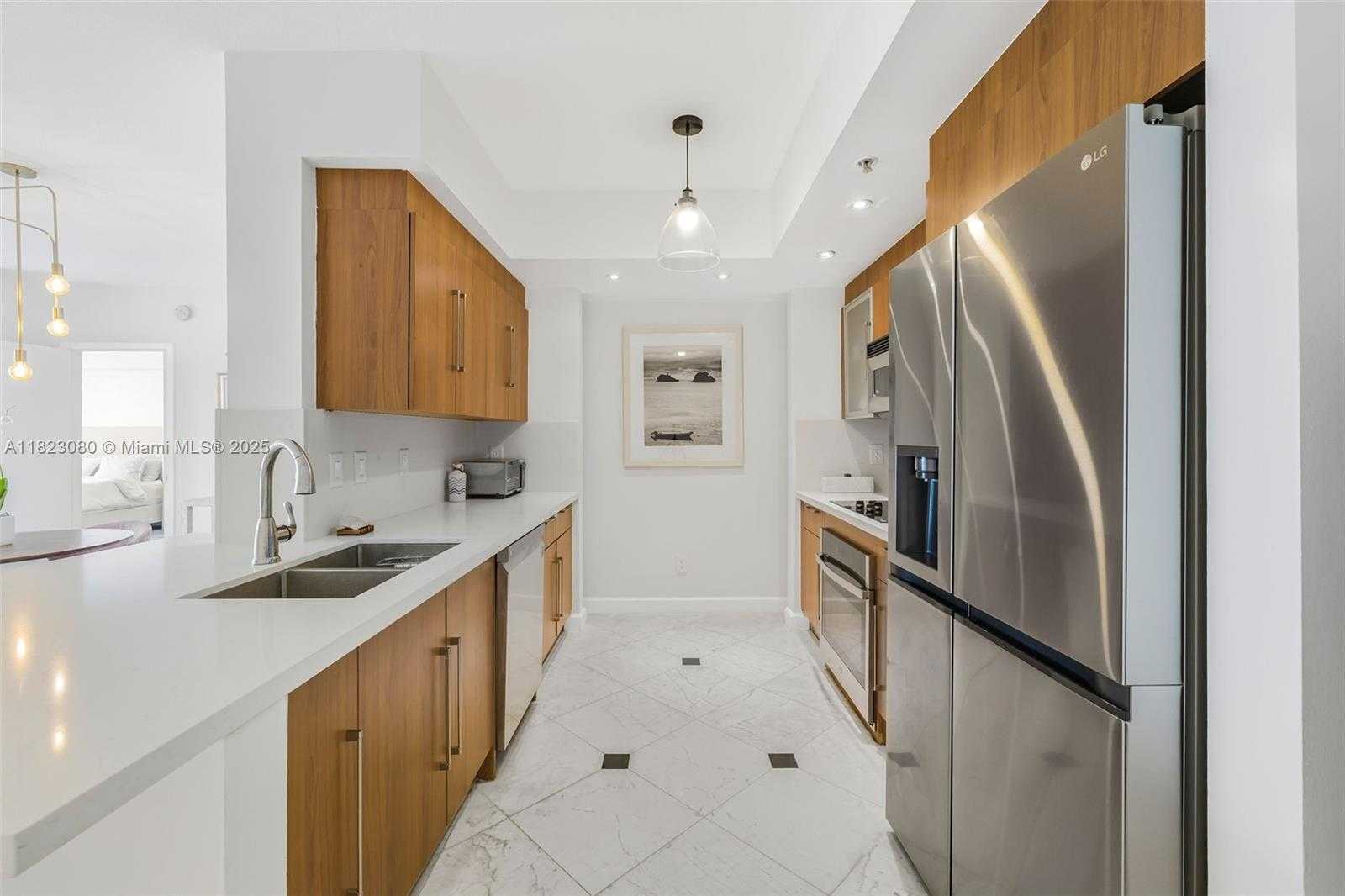 Small Image of 325 SOUTH BISCAYNE BLVD #1019, Miami Number 10