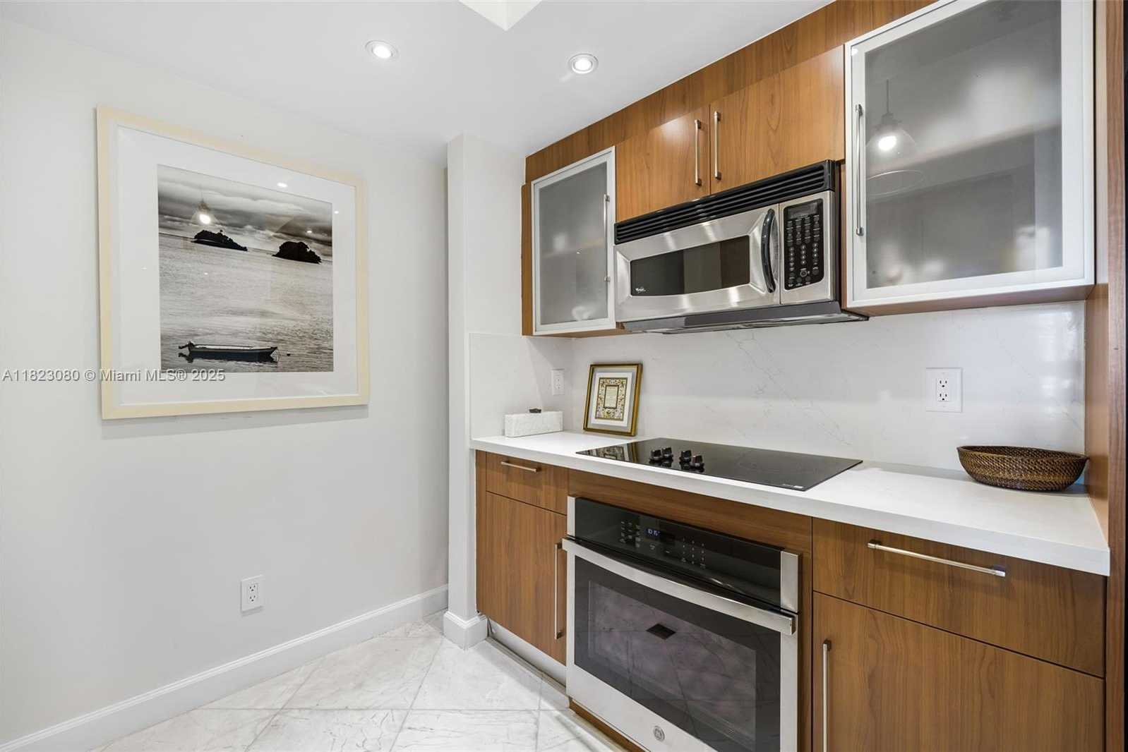 Small Image of 325 SOUTH BISCAYNE BLVD #1019, Miami Number 13