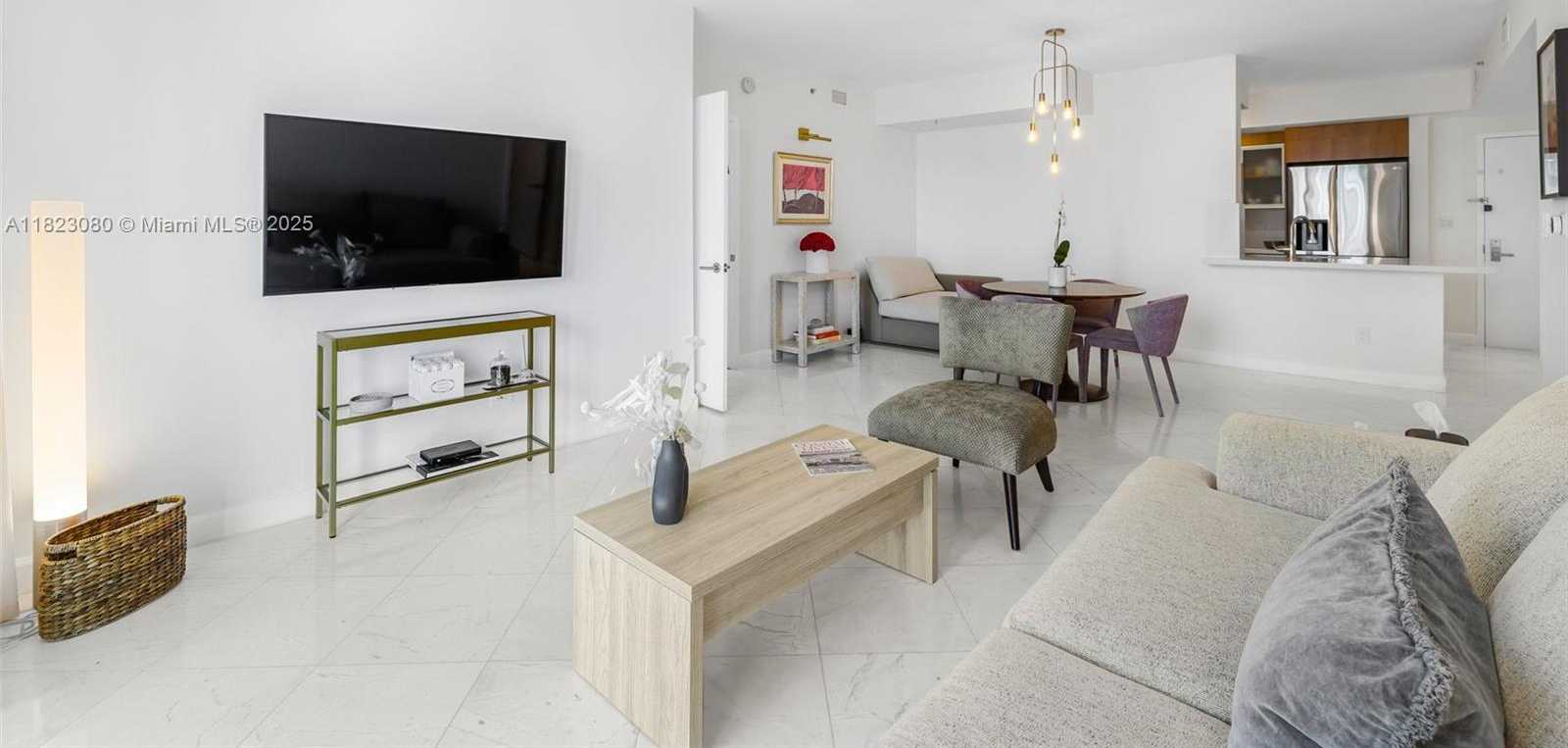 Small Image of 325 SOUTH BISCAYNE BLVD #1019, Miami Number 18