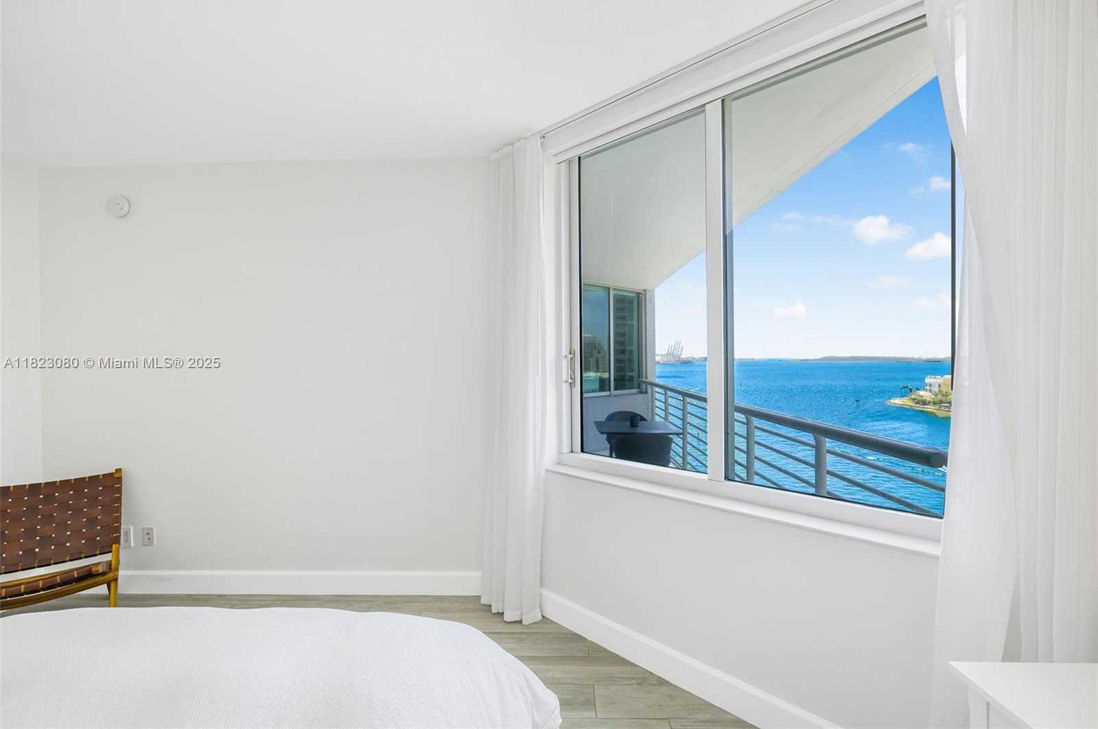 Small Image of 325 SOUTH BISCAYNE BLVD #1019, Miami Number 22